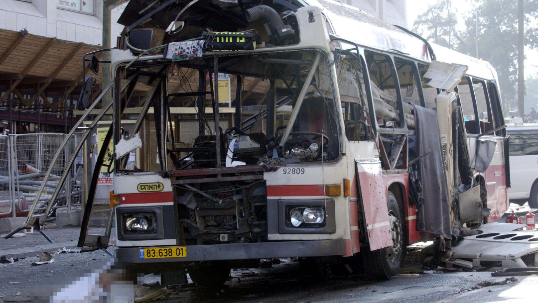Israeli bombed bus, image by AVI OHAYON, la'am